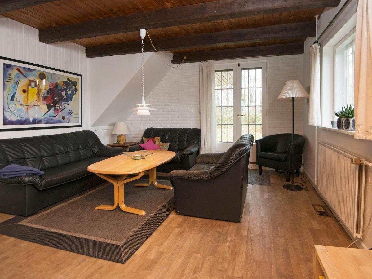 15 Person Holiday Home In Hundslund 外观 照片