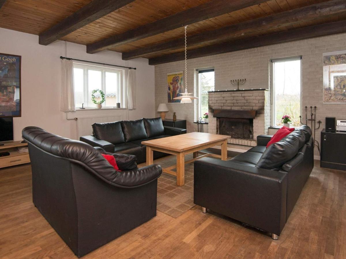 15 Person Holiday Home In Hundslund 外观 照片