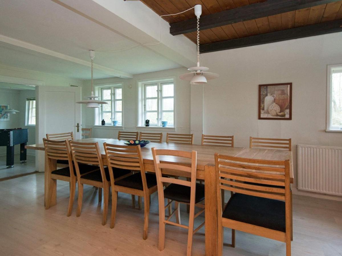 15 Person Holiday Home In Hundslund 外观 照片
